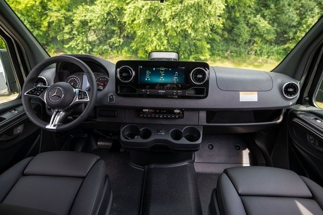 2025 Mercedes-Benz Sprinter 2500 Passenger 170 WB High Roof