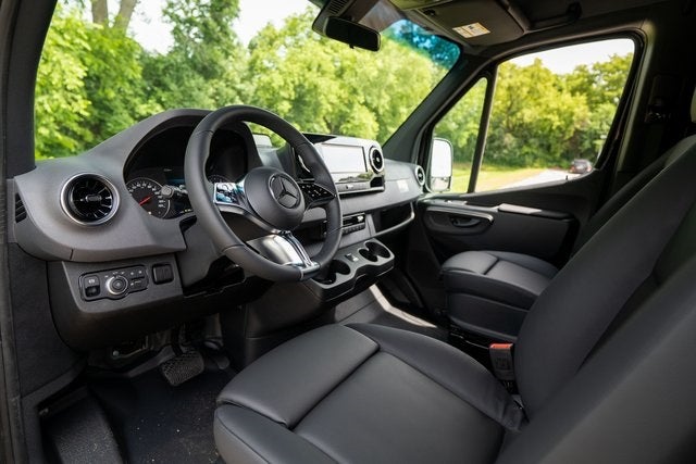 2025 Mercedes-Benz Sprinter 2500 Passenger 170 WB High Roof