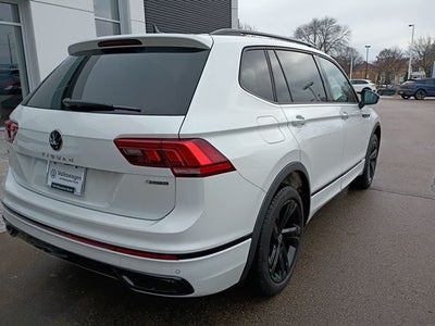 2024 Volkswagen Tiguan 2.0T SE R-Line Black