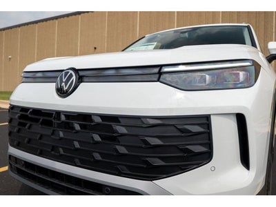 2025 Volkswagen Tiguan 2.0T SE