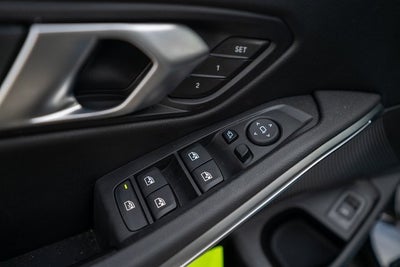 2025 BMW 3 Series 330i xDrive