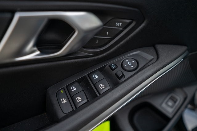 2025 BMW 3 Series 330i xDrive