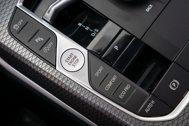 2025 BMW 3 Series 330i xDrive