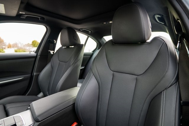 2025 BMW 3 Series 330i xDrive