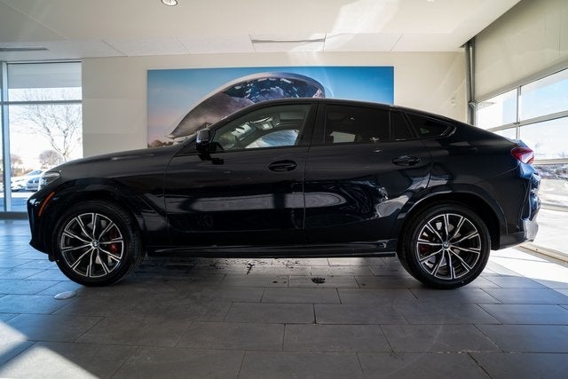 2022 BMW X6 M50i