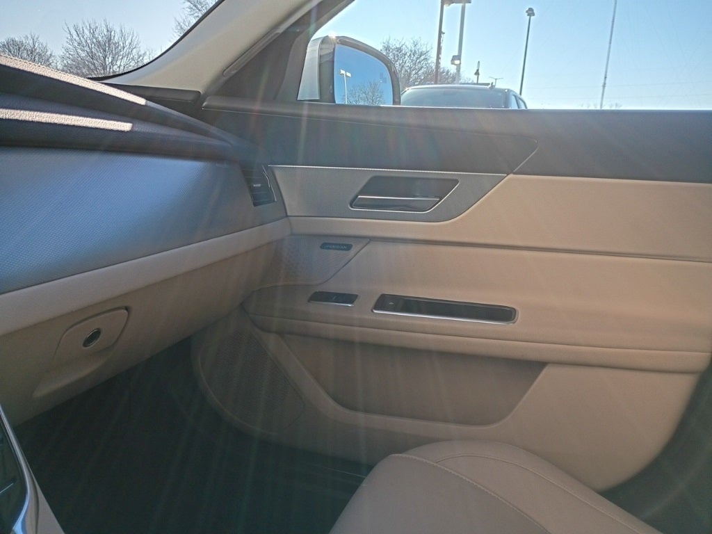 2017 Jaguar XF 35t Premium