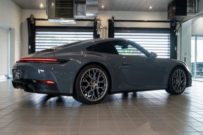 2025 Porsche 911 Carrera