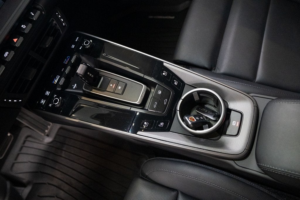 2025 Porsche 911 Carrera