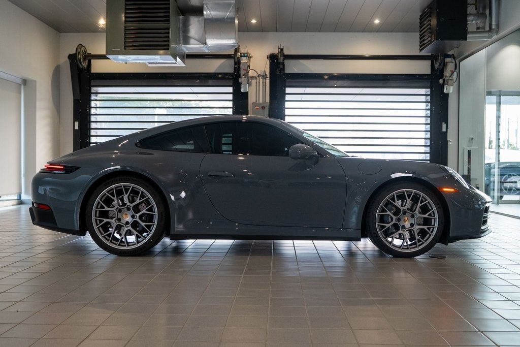 2025 Porsche 911 Carrera