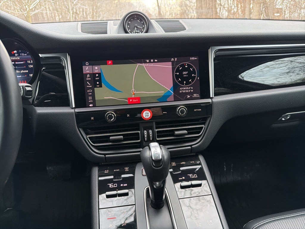 2023 Porsche Macan AWD