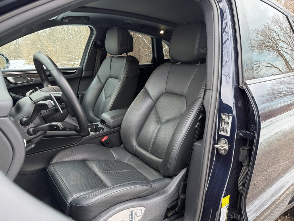 2023 Porsche Macan AWD