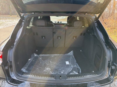 2025 Porsche Macan AWD