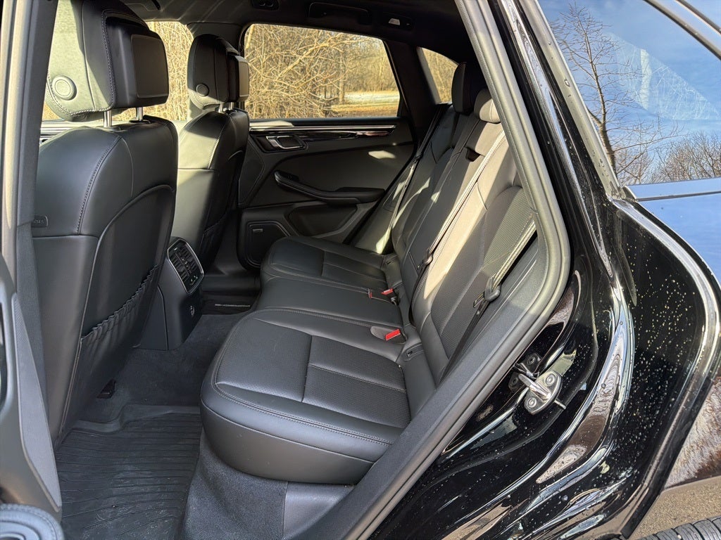 2025 Porsche Macan AWD