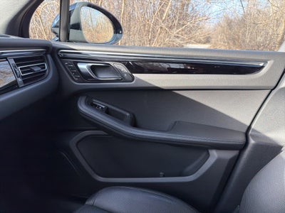 2025 Porsche Macan AWD