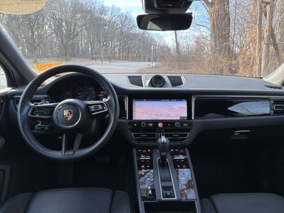 2025 Porsche Macan AWD