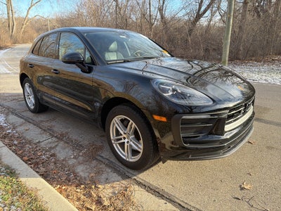 2025 Porsche Macan AWD