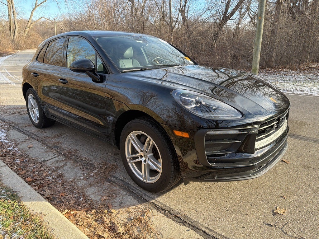 2025 Porsche Macan AWD