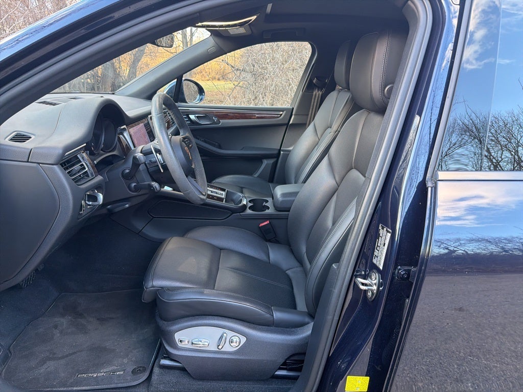 2023 Porsche Macan T