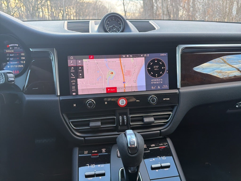 2023 Porsche Macan T