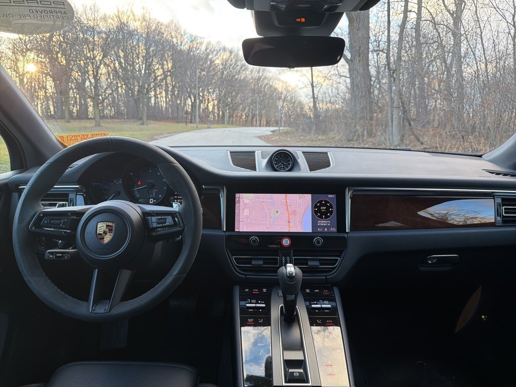 2023 Porsche Macan T