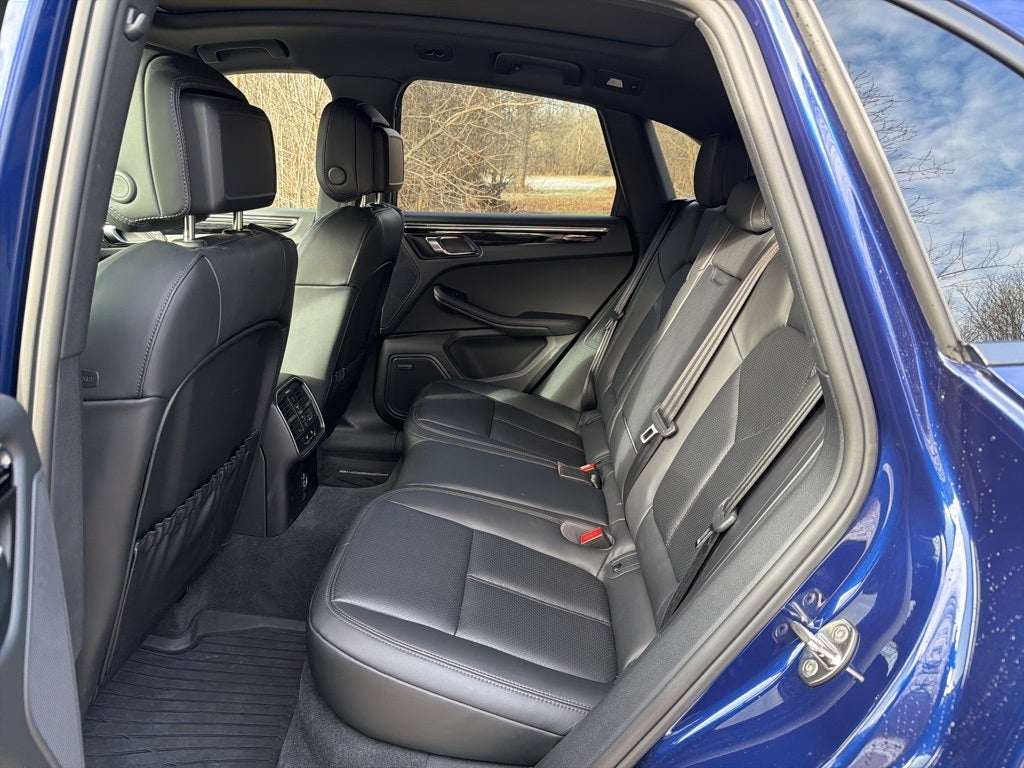 2025 Porsche Macan AWD