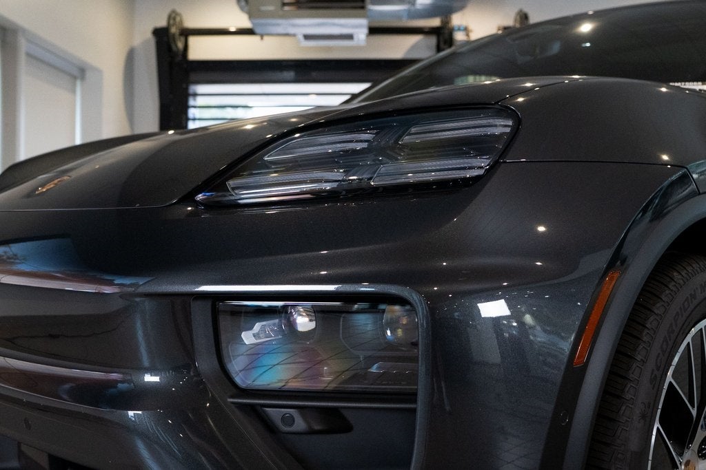 2025 Porsche Macan Electric Premium