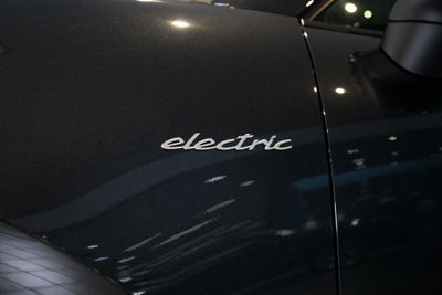 2025 Porsche Macan Electric Premium