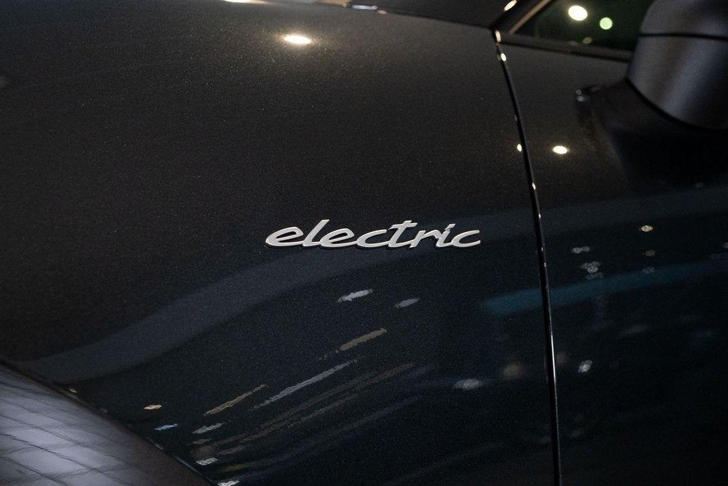 2025 Porsche Macan Electric Premium