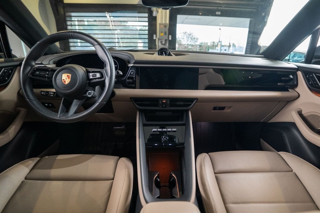 2025 Porsche Macan Electric Premium