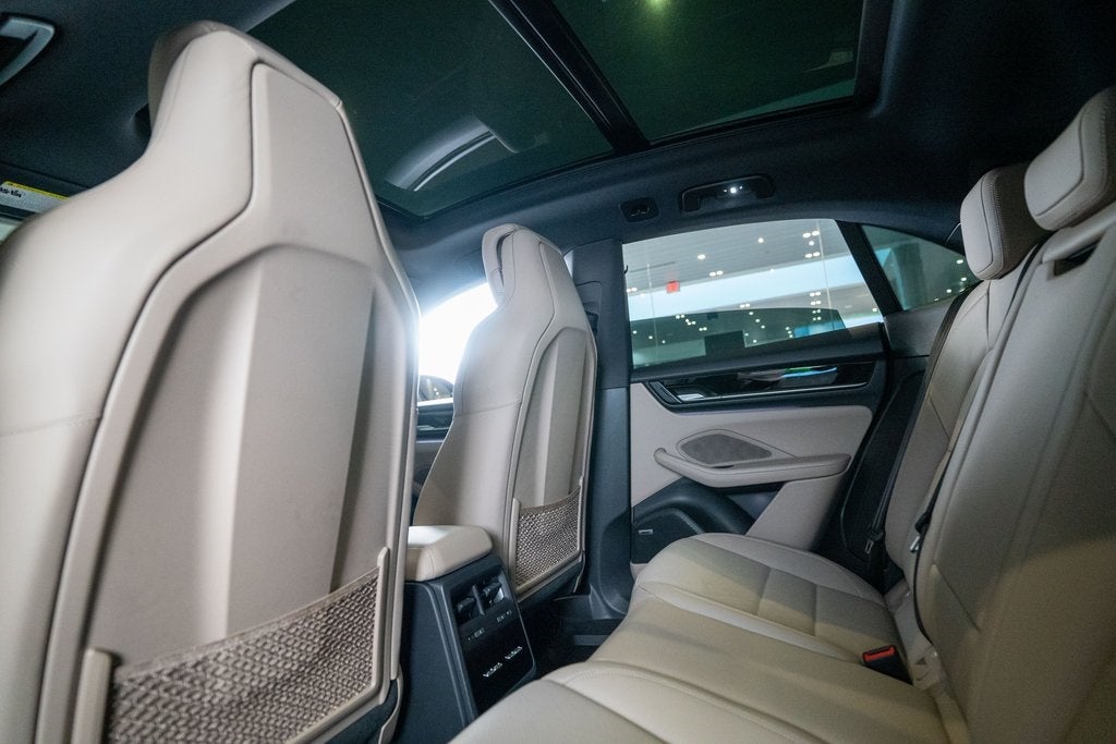 2025 Porsche Macan Electric Premium