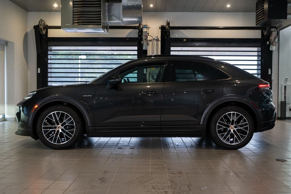 2025 Porsche Macan Electric Premium