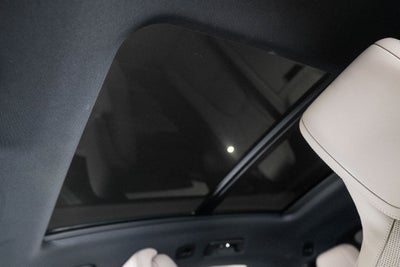 2025 Porsche Macan Electric Premium