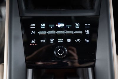 2025 Porsche Macan Electric Premium