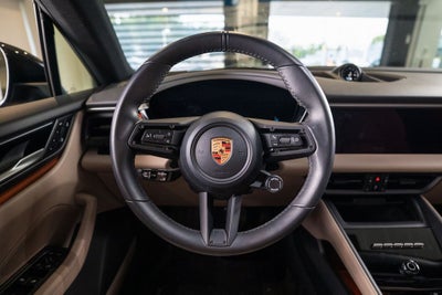 2025 Porsche Macan Electric Premium