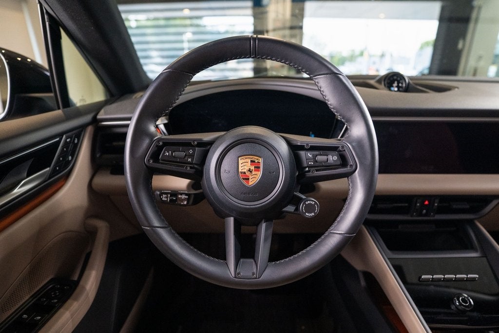 2025 Porsche Macan Electric Premium