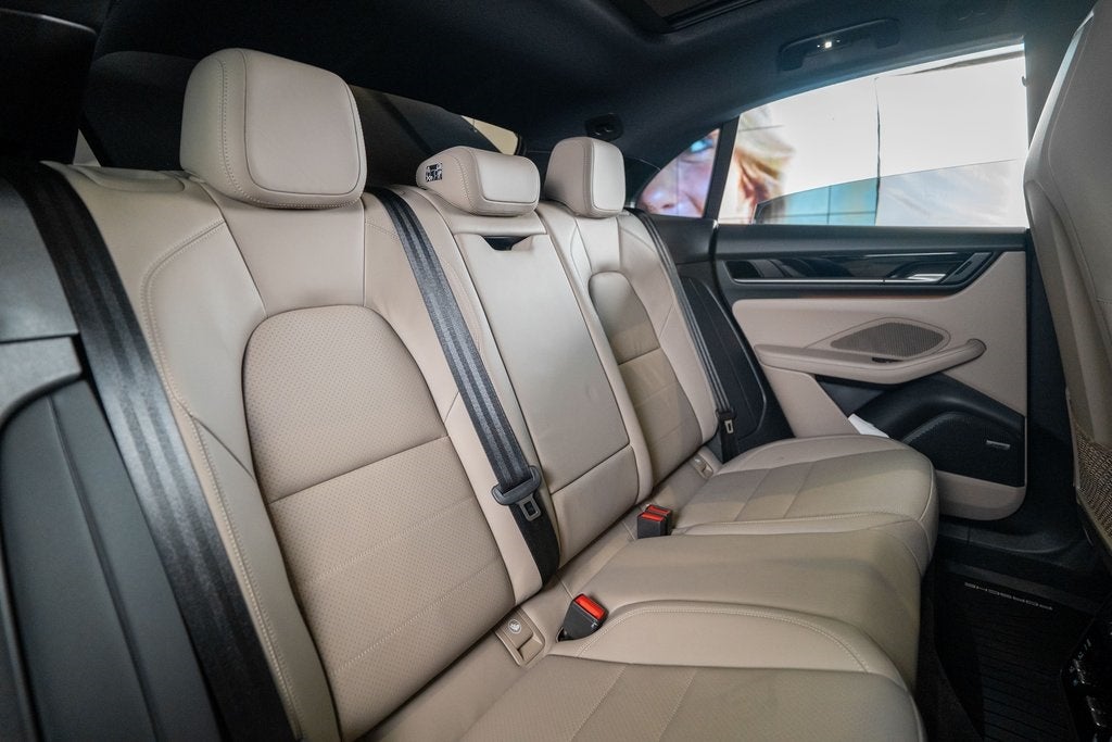 2025 Porsche Macan Electric Premium