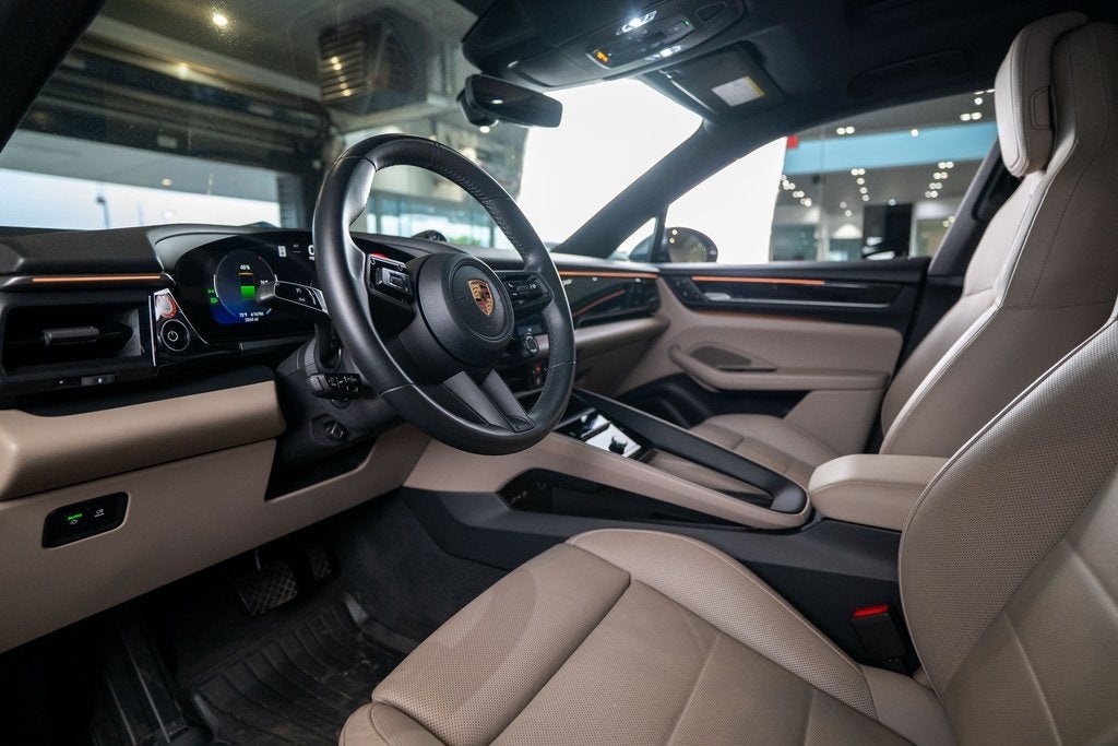 2025 Porsche Macan Electric Premium