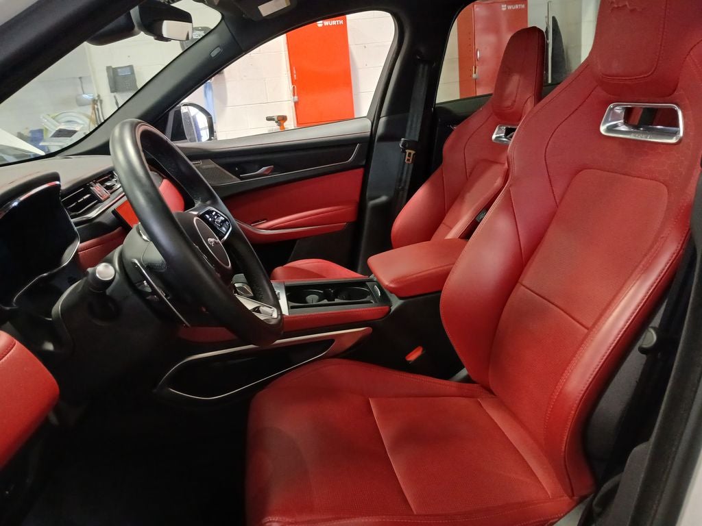 2025 Jaguar F-PACE P400 R-Dynamic S