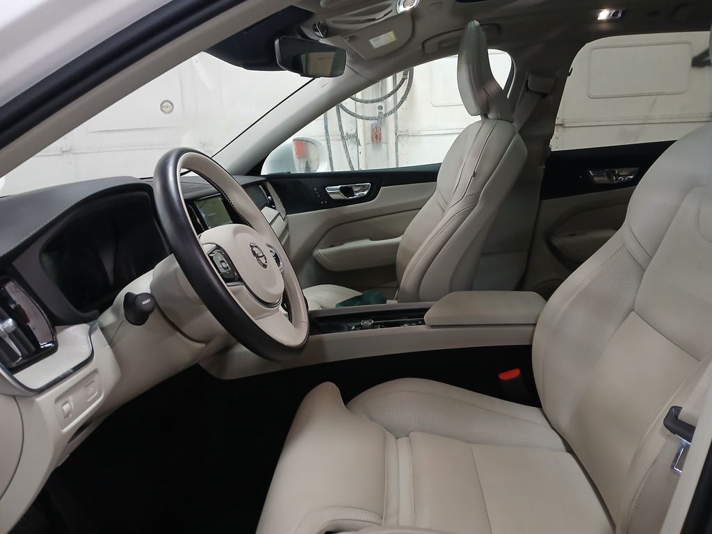 2021 Volvo XC60 T5 Inscription