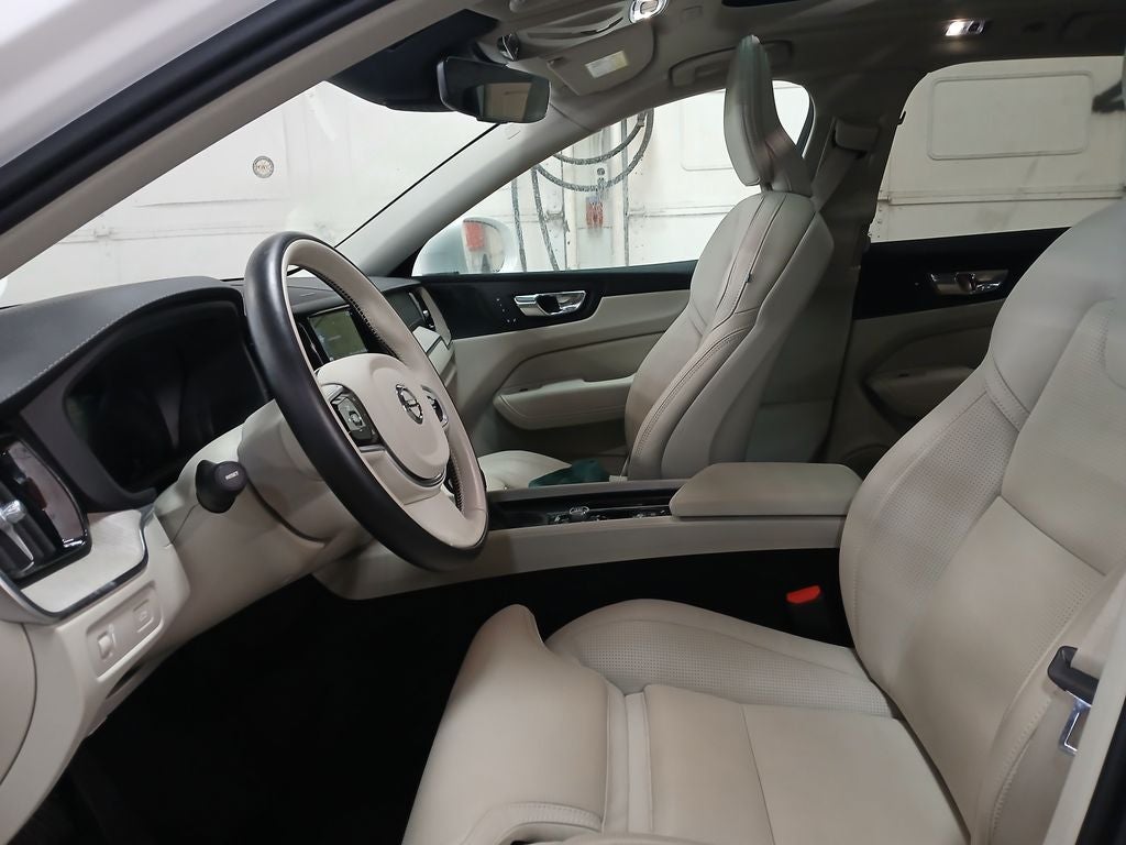 2021 Volvo XC60 T5 Inscription