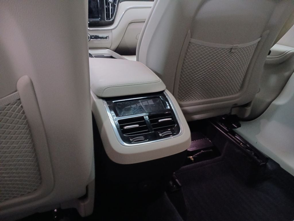 2021 Volvo XC60 T5 Inscription