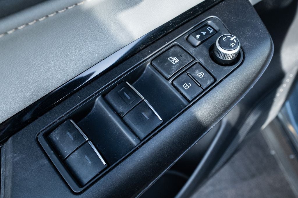 2022 Toyota Venza LE