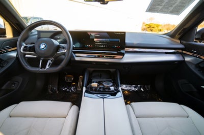 2025 BMW i5 xDrive40