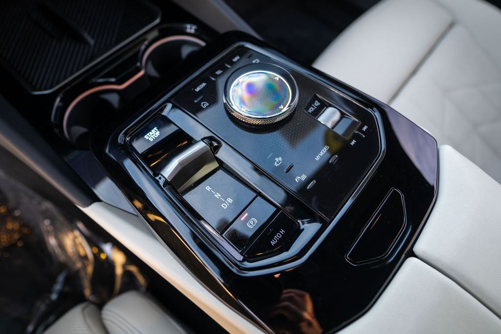 2025 BMW i5 xDrive40