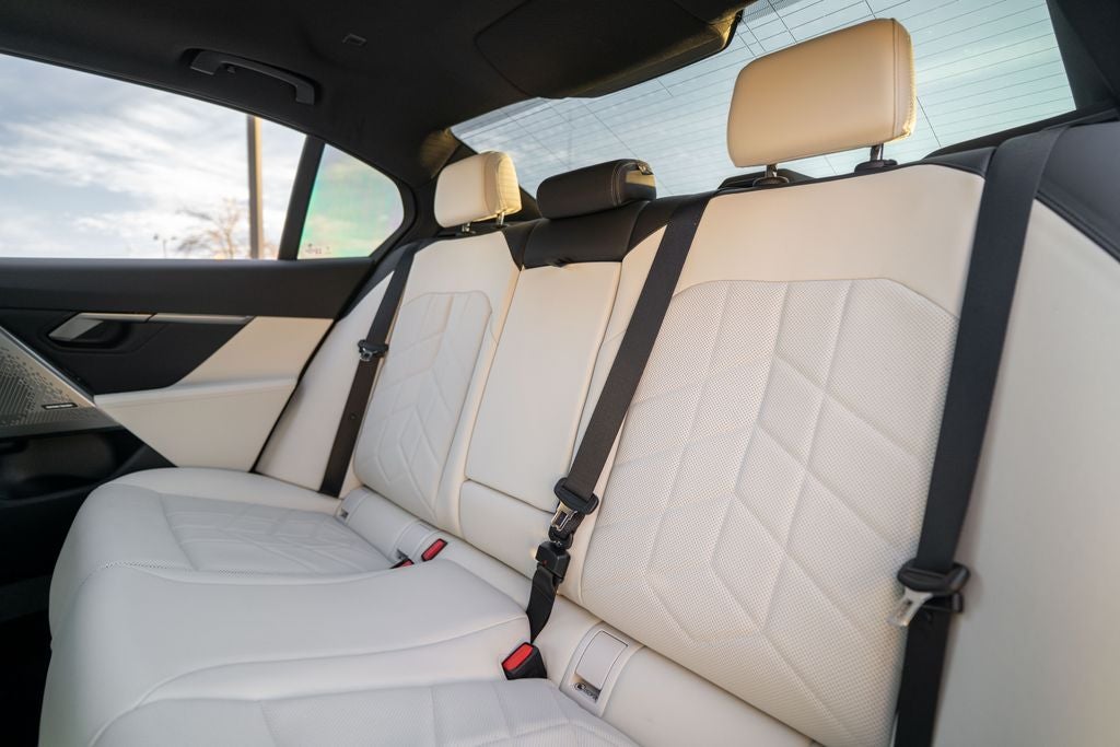 2025 BMW i5 xDrive40