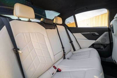 2025 BMW i5 xDrive40