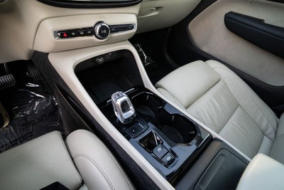 2023 Volvo XC40 B5 Plus Dark Theme