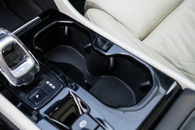 2023 Volvo XC40 B5 Plus Dark Theme