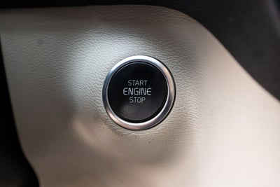 2023 Volvo XC40 B5 Plus Dark Theme