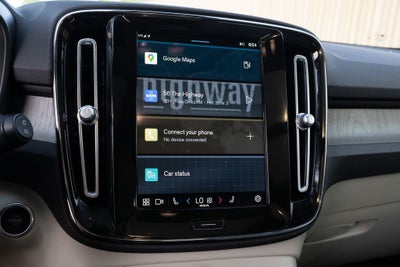 2023 Volvo XC40 B5 Plus Dark Theme